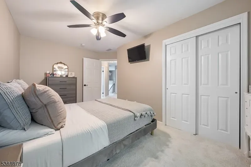 3 bed, 1.5 bath, 880 sqft, $3,500 — Photo 4