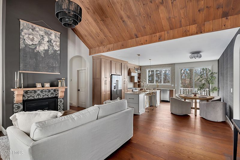 2nd image of 80b Schuurman Road