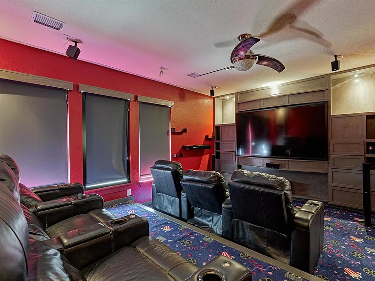 18 Wyckham Cir — Photo 25