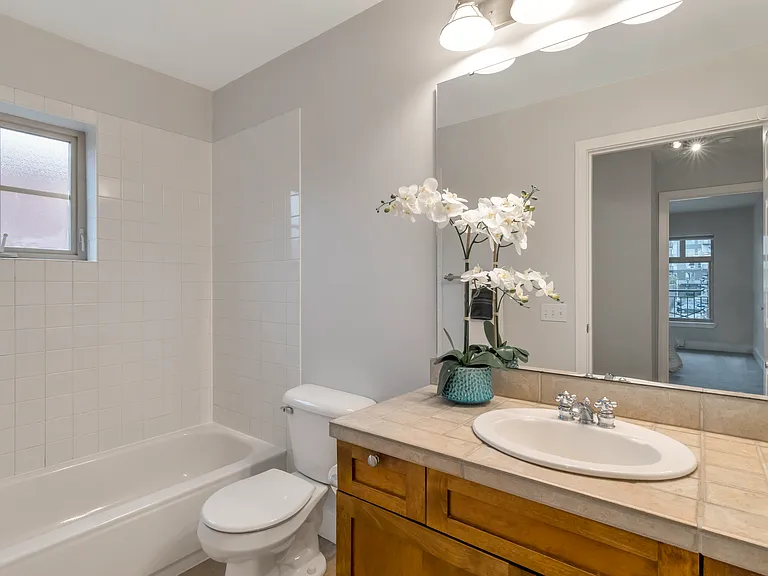 123 Queen Anne Ave #301 — Photo 8