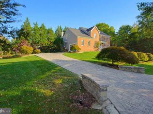8233 Franklin Dr, Lorton, VA 22079