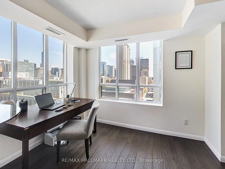 140 Simcoe St #Penthouse 09 — Photo 22