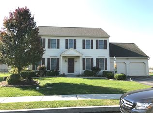 105 Whippoorwill Ln, Hummelstown, PA 17036