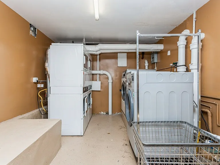 Common Laundry Room