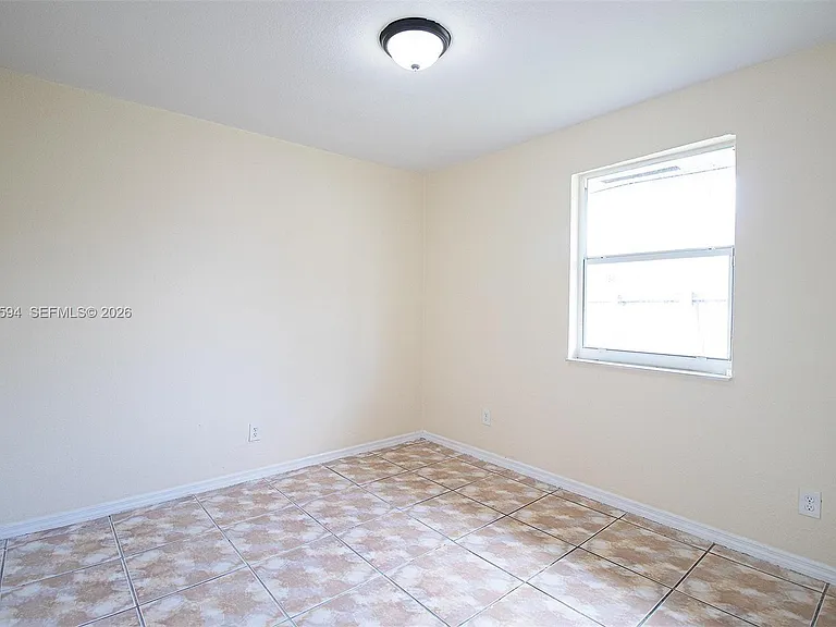 455 NW 14th St — Photo 16