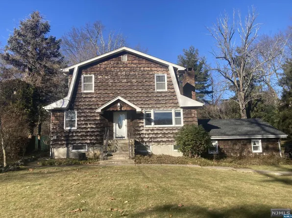 9 N 5th St, Park Ridge, NJ 07656