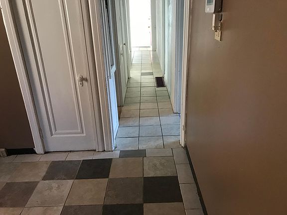 4th image of 3730 Tholozan Ave