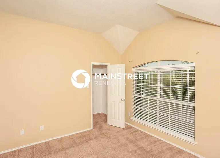 749 Mulberry Ln — Photo 9