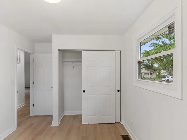 329 Marion Ct — Photo 18