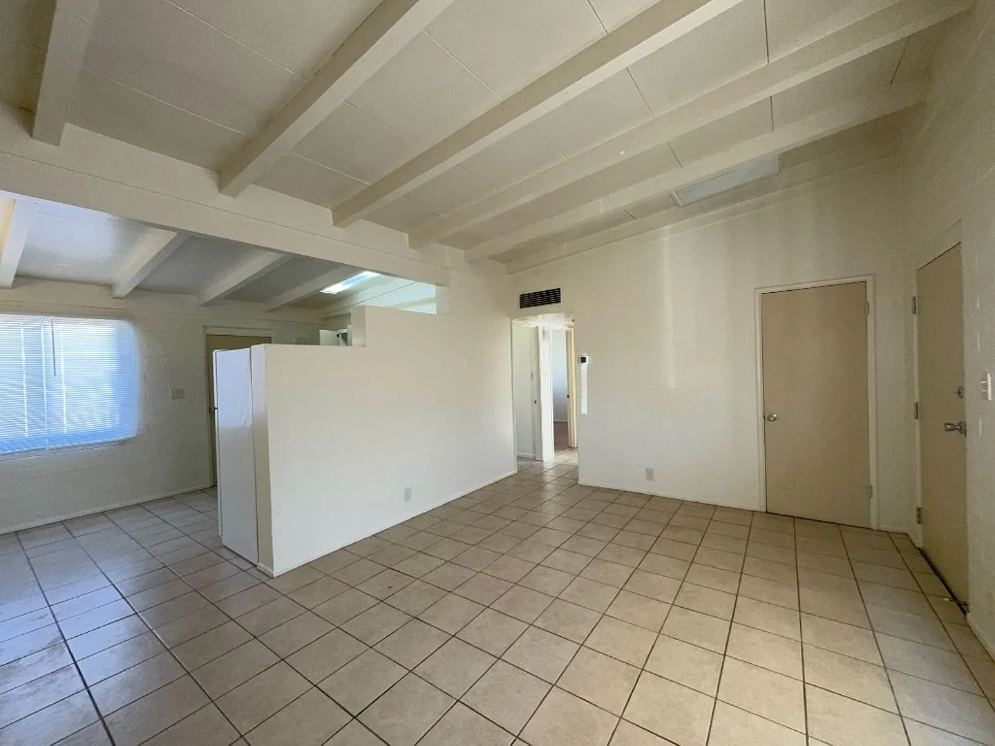 Nice 2 bedroom, 1 bathroom apartment — Photo 3