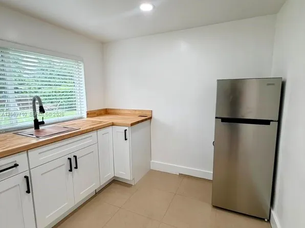 117 NE 115th St #1, Miami, FL 33161