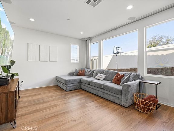 5th image of 18175 Meridian Ln