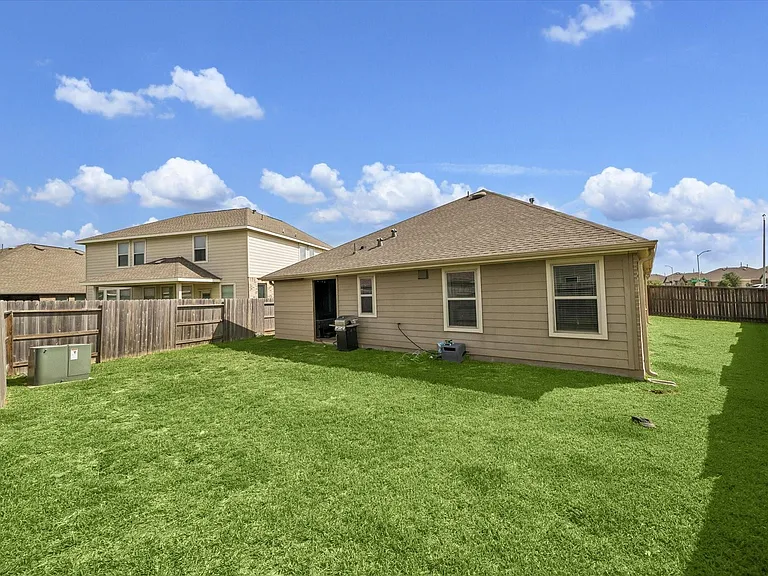 7511 Greenbriar Canyon Ln — Photo 26