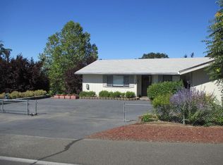 1224 NE Eliza Dr, Grants Pass, OR 97526