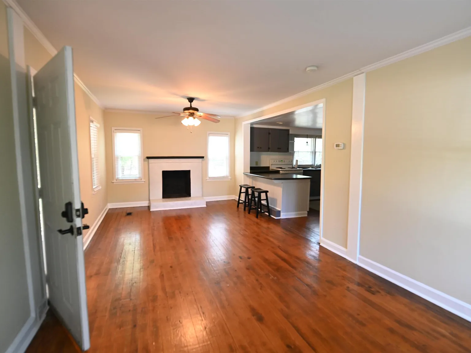 2 bed, 1212 sqft, $1,750 — Photo 3