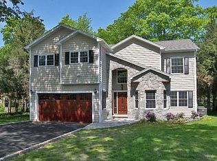 168 Harvester Rd, Fairfield, CT 06825