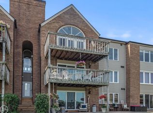 3444 Adams Shore Dr #9, Waterford, MI