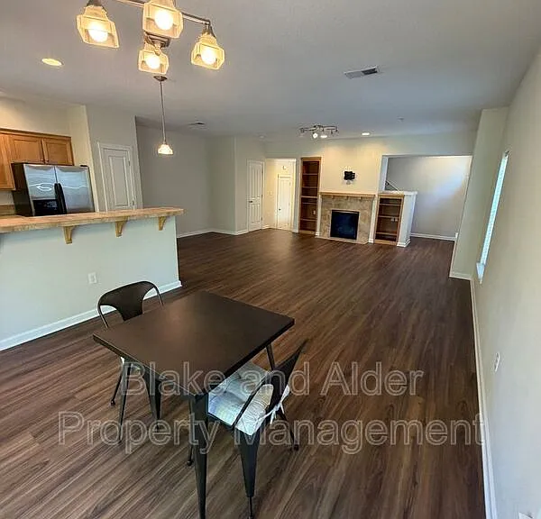 10805 NE Red Wing Way #202 — Photo 9