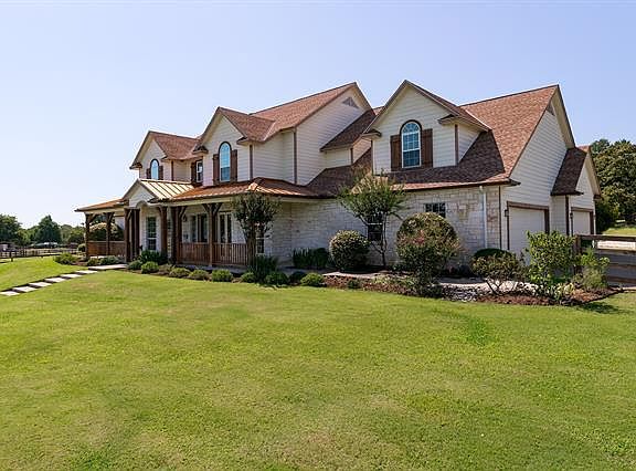3rd image of 1683 Barrington Hills Blvd