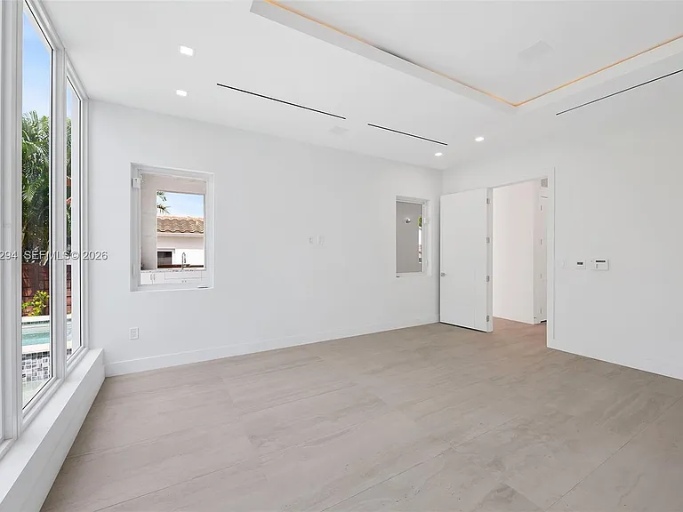1615 NE 3rd Ct — Photo 28