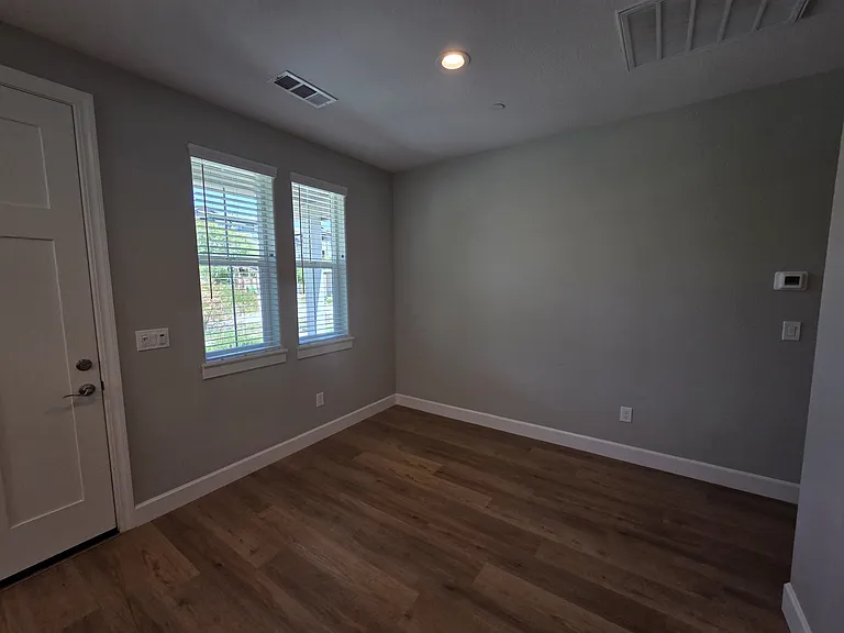 1658 Heirloom St — Photo 7