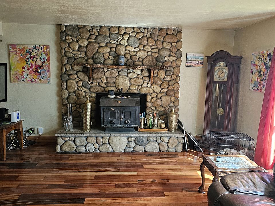 2nd image of 1200 Jobs Peak Dr