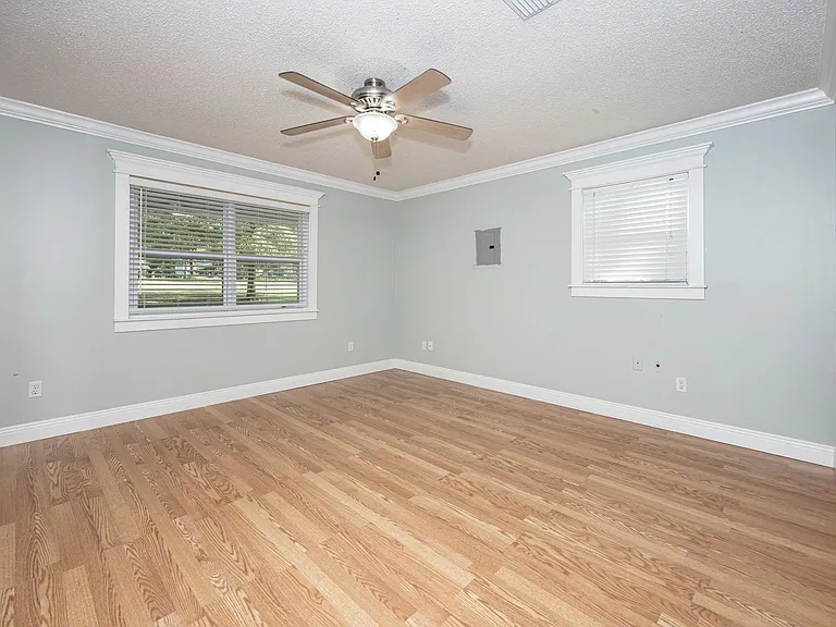 20608 Scarborough Rd — Photo 34