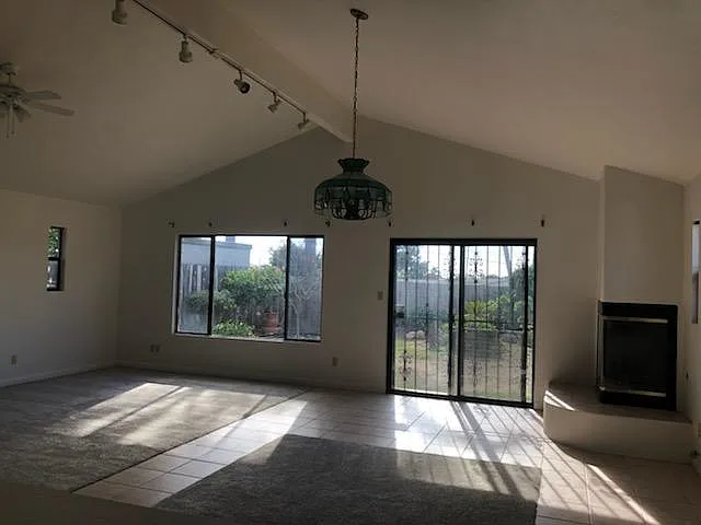 4 bed, 1602 sqft, $4,950 — Photo 3