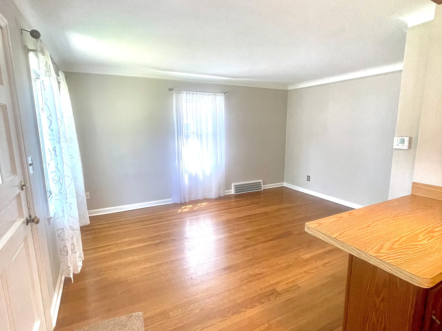 4 bed, 1700 sqft, $2,500 — Photo 2
