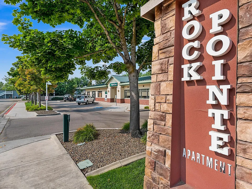 Rock Pointe Apartments