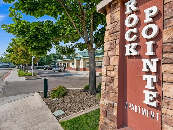 Rock Pointe Apartments