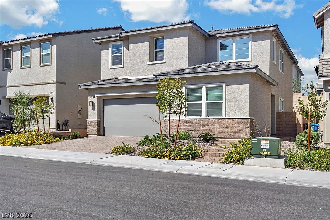 4 bed, 3.0 bath, 2566 sqft, $3,500 — Photo 1
