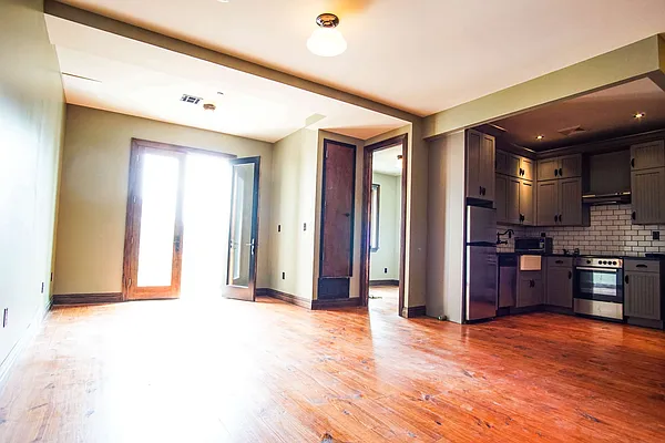 Rented by Lofts and Flats LLC | media 25