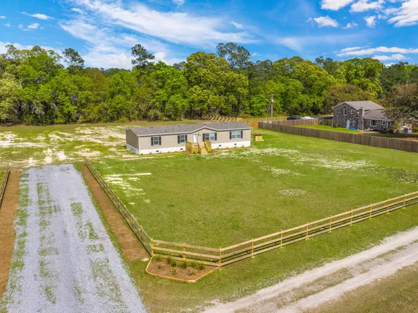 624 Country Pond Ln, Cross, SC 29436