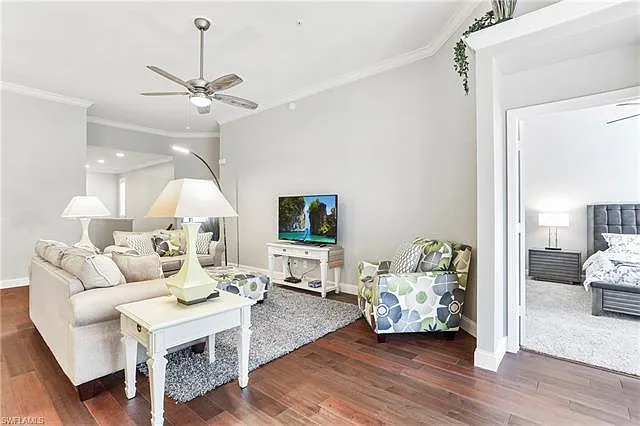 710 Lalique Cir #906 — Photo 5