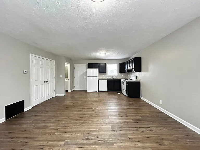 408 Bainbridge Ct #9 & 10 — Photo 7