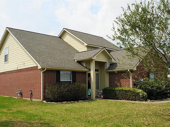 3rd image of 8015 Pine Wood Ct