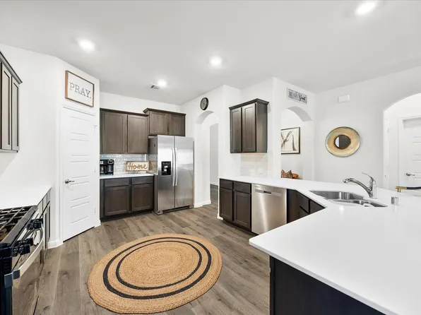 602 Royal Pine Dr, Fate, TX 75087