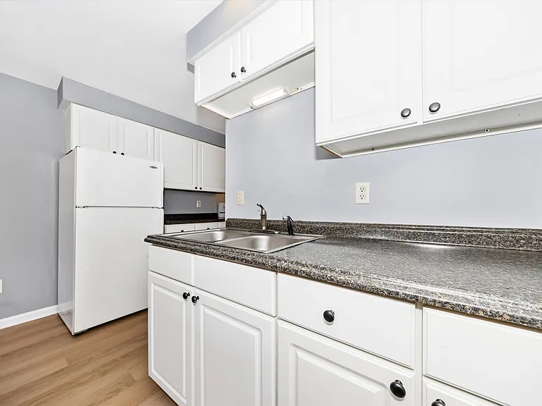 700 Motter Ave #B — Photo 5