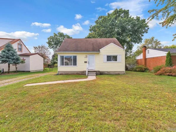 32239 Chester St, Garden City, MI 48135
