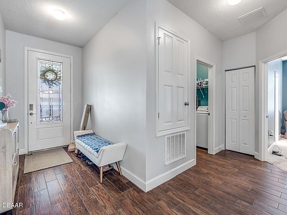 3rd image of 54 Levee Ln