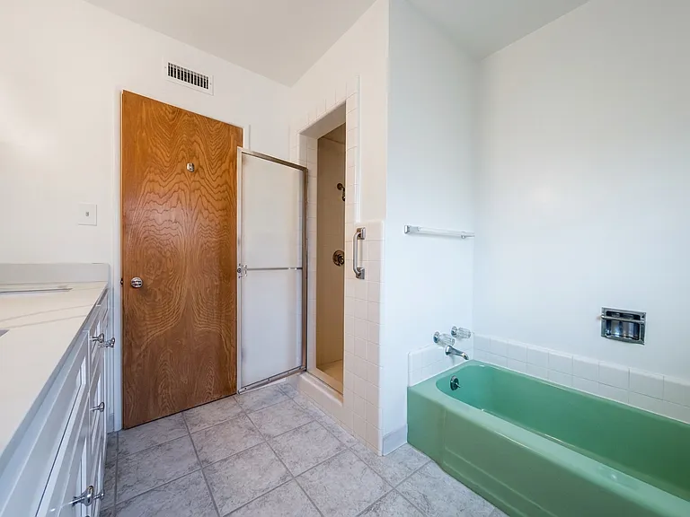 962 N Calmgrove Ave — Photo 28