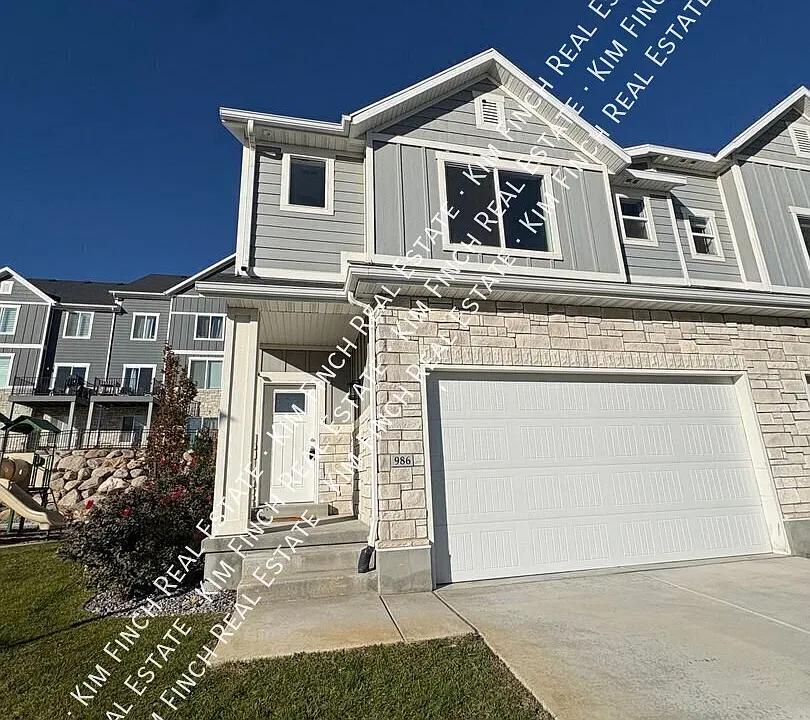 986 W Vista Ridge Dr
