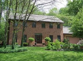 1040 Berryhill Rd, Bellbrook, OH 45305