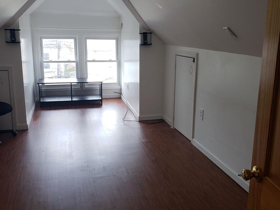 1st image of 10135 115th St #3