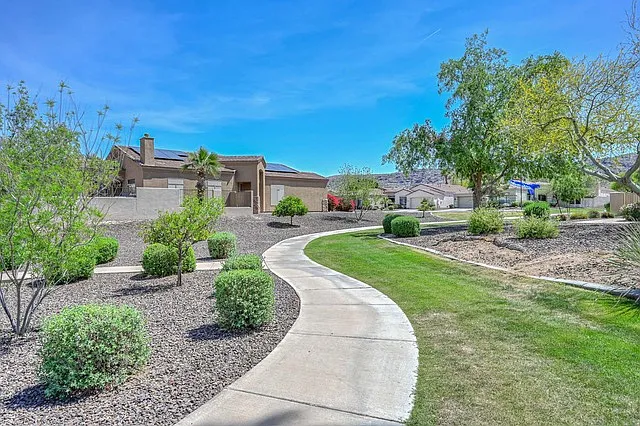 2210 E Branham Ln — Photo 37