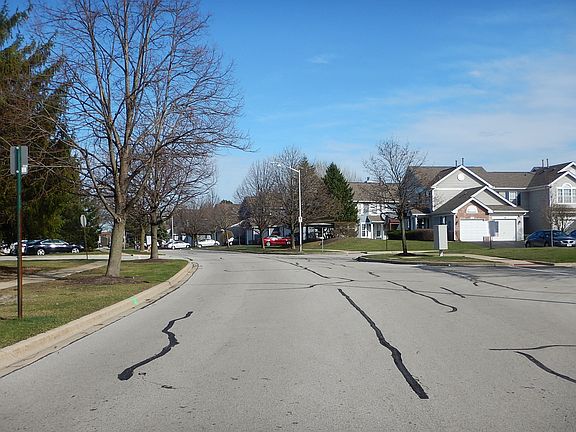 4th image of 99 Shorewood Dr