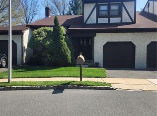 28 Piccadilly Circus #528, Sayreville, NJ 08872