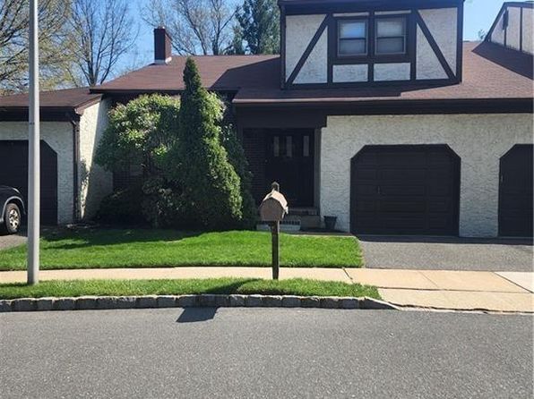 28 Piccadilly Circus #528