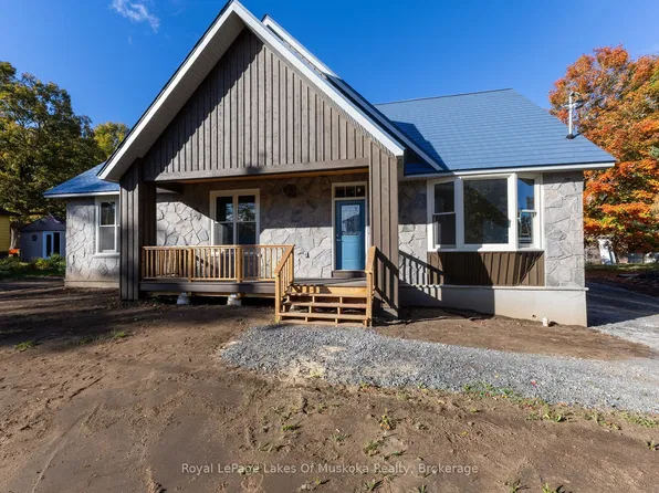 455 Wellington St, Gravenhurst, ON P1P 1A5